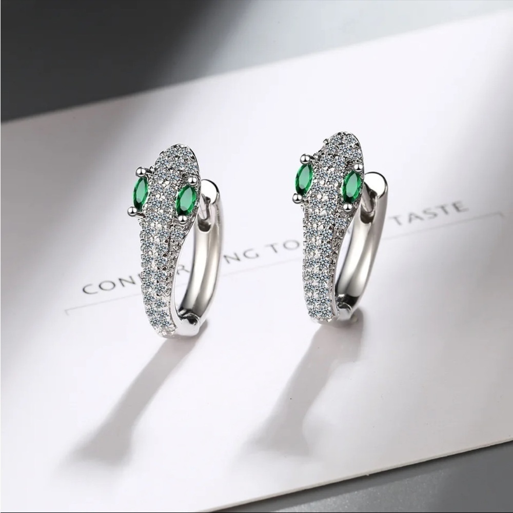 ⭐️new Green Eye Sterling Silver Snake Earrings - Picture 5 of 6